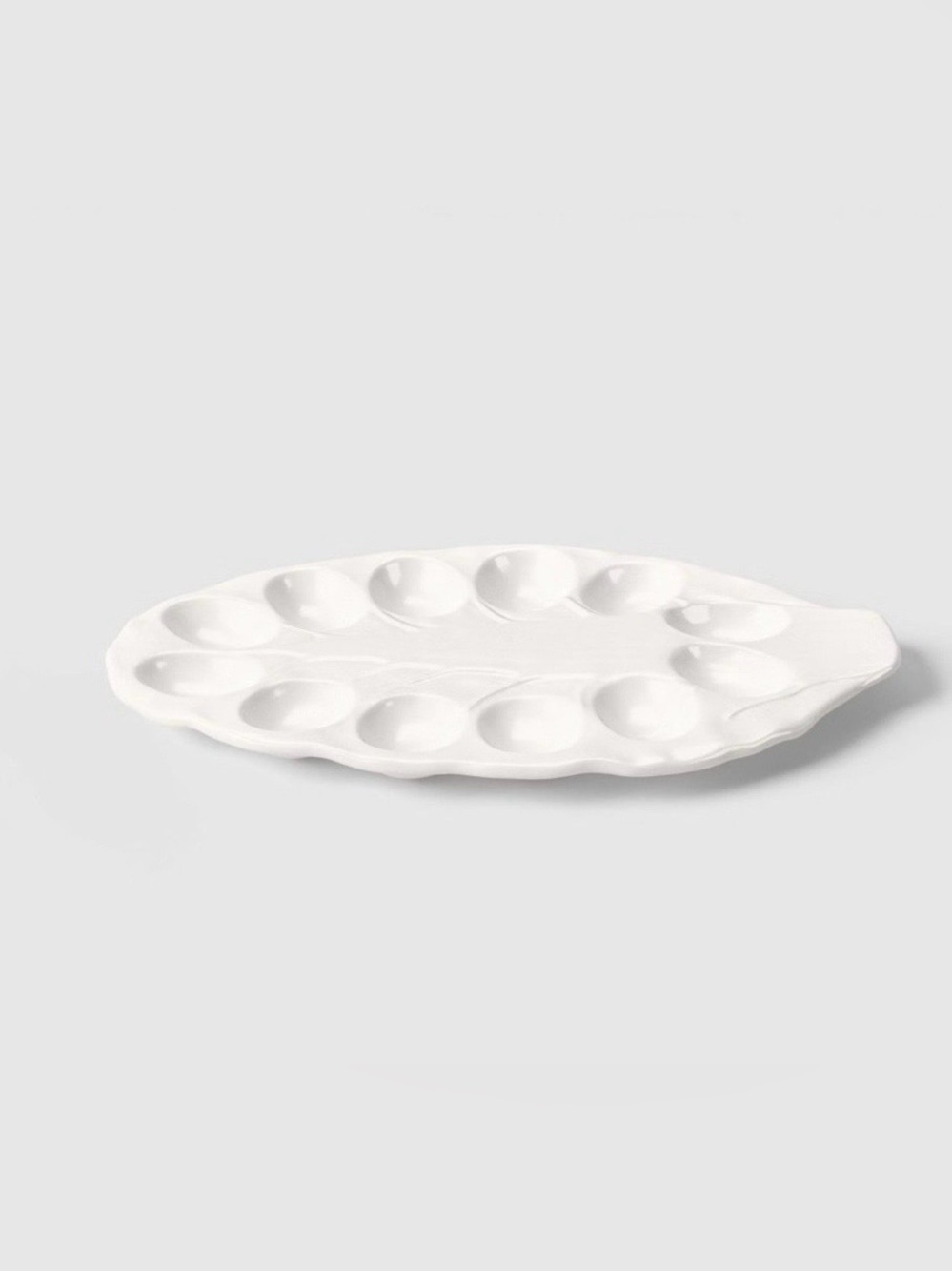 THRESHOLD NWT Stoneware Radicchio Egg Plate White